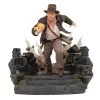 Diamond Select *PRE-ORDER Indiana Jones: The Raiders Of The Lost Ark Deluxe Gallery Statue - Indiana Jones Escape With The Idol