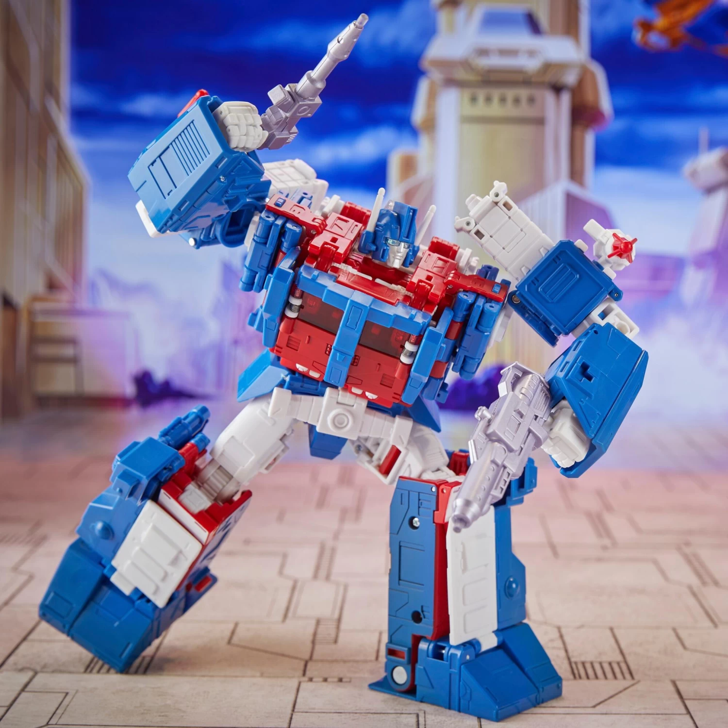 Hasbro Transformers Studio Series Commander Class Action Figure - Ultra Magnus 5 Hasbro Transformers Studio Series Commander Class Action Figure - Ultra Magnus - Image 5