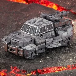 Hasbro *PRE-ORDER Transformers Generations Legacy Deluxe Class Action Figure - Magneous 14 Hasbro *PRE-ORDER Transformers Generations Legacy Deluxe Class Action Figure - Magneous -Toy Promotion Store f8526 dio tra gen legacy dlx magneous 0010 2000px 300dpi