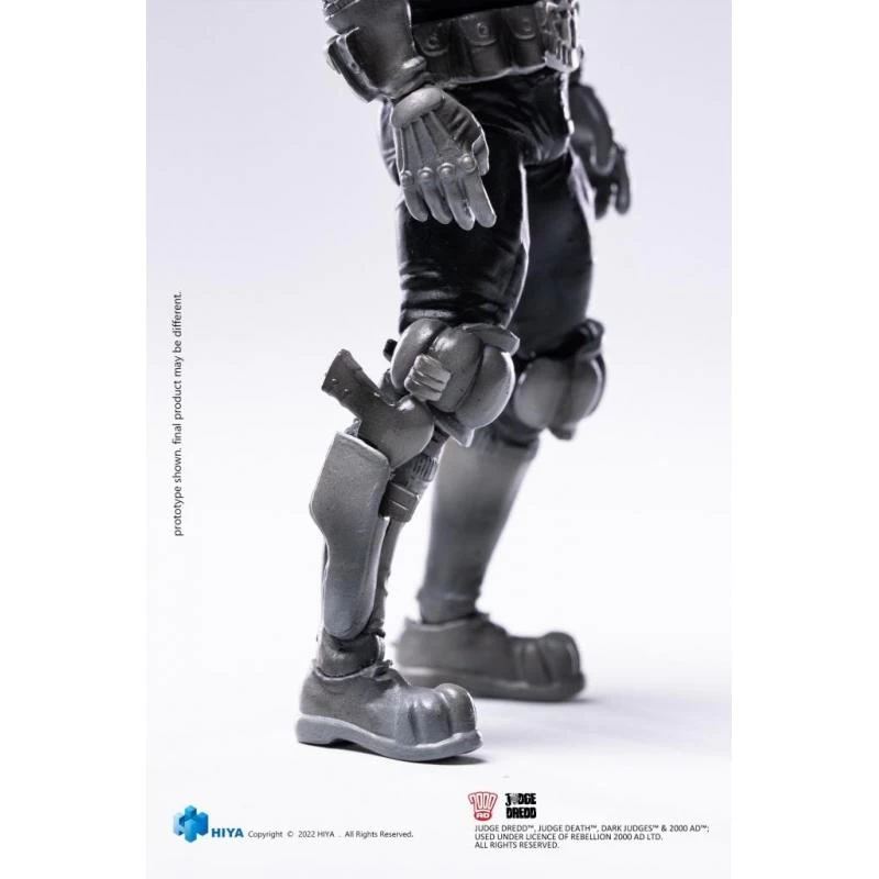 HIYA Toys Judge Dredd 1:18 Scale Action Figures - Judge Dredd (Black And White) 3 HIYA Toys Judge Dredd 1:18 Scale Action Figures - Judge Dredd (Black And White) - Image 3