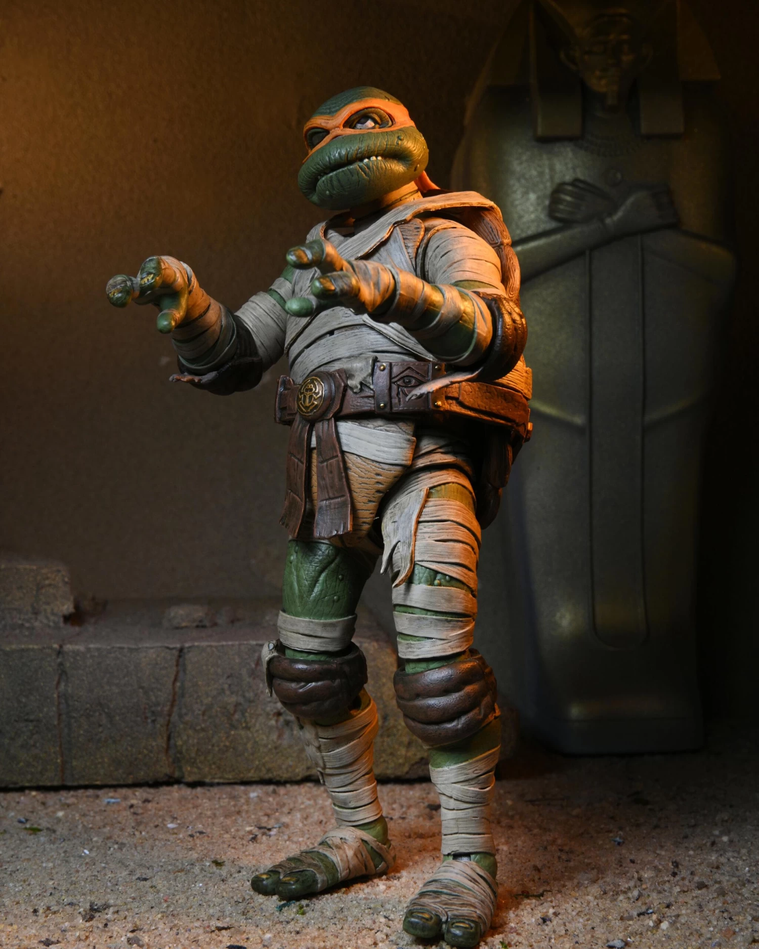 NECA *PRE-ORDER Universal Monsters X Teenage Mutant Ninja Turtles - Michelangelo (The Mummy) 2 NECA *PRE-ORDER Universal Monsters X Teenage Mutant Ninja Turtles - Michelangelo (The Mummy) - Image 2