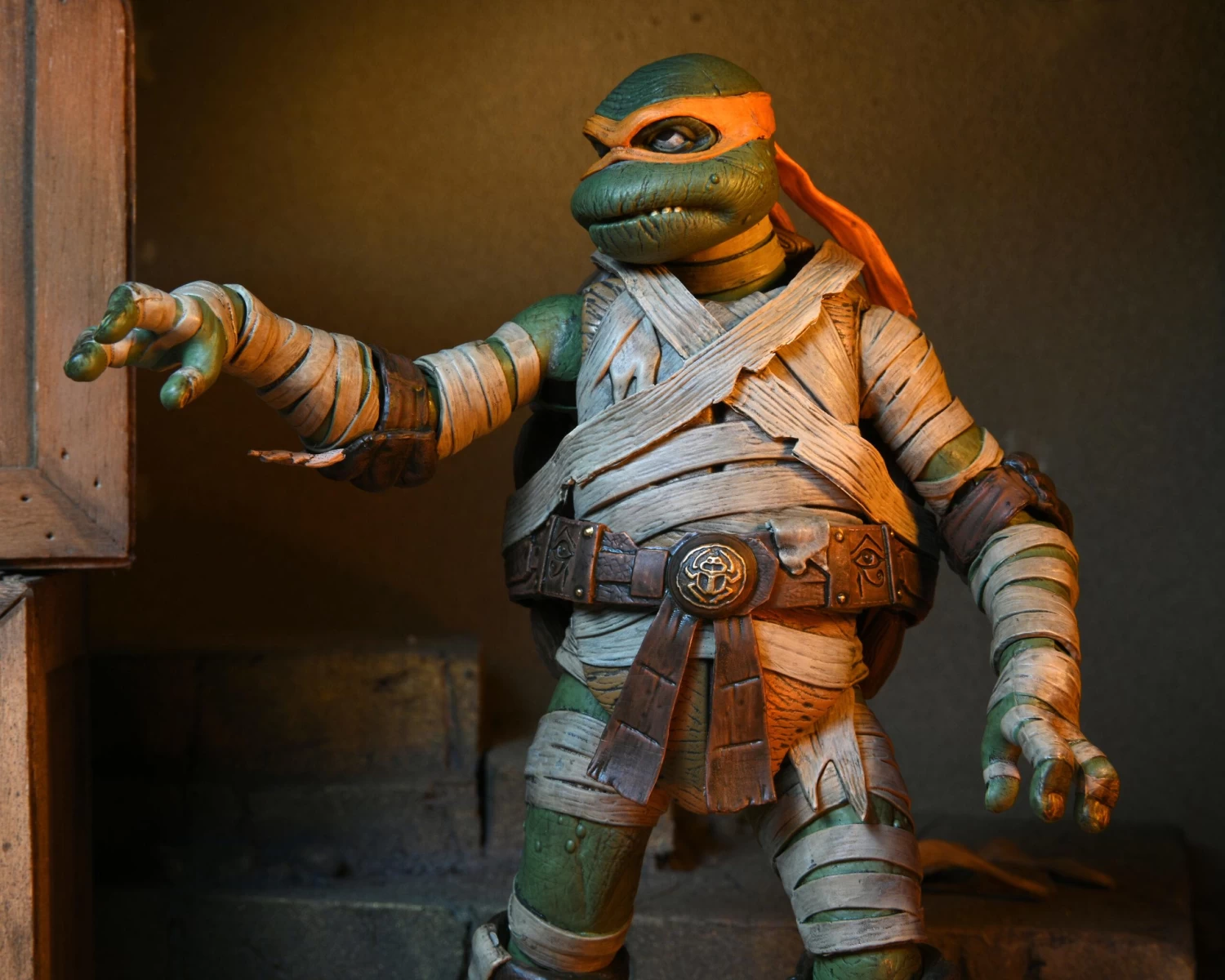 NECA *PRE-ORDER Universal Monsters X Teenage Mutant Ninja Turtles - Michelangelo (The Mummy) 3 NECA *PRE-ORDER Universal Monsters X Teenage Mutant Ninja Turtles - Michelangelo (The Mummy) - Image 3